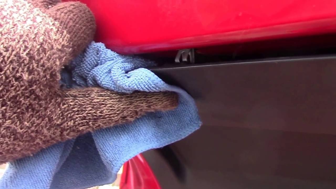Как снять обшивку багажника Skoda Fabia
